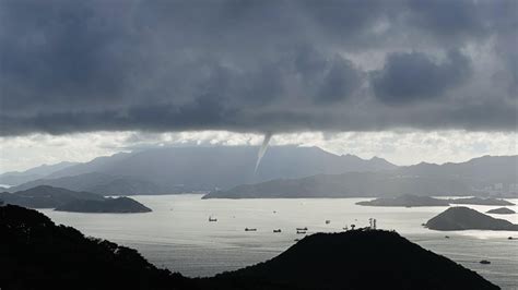 水龍捲形成|水龍捲｜港島以西現水龍捲 從天而降狀如漏斗 天文台 